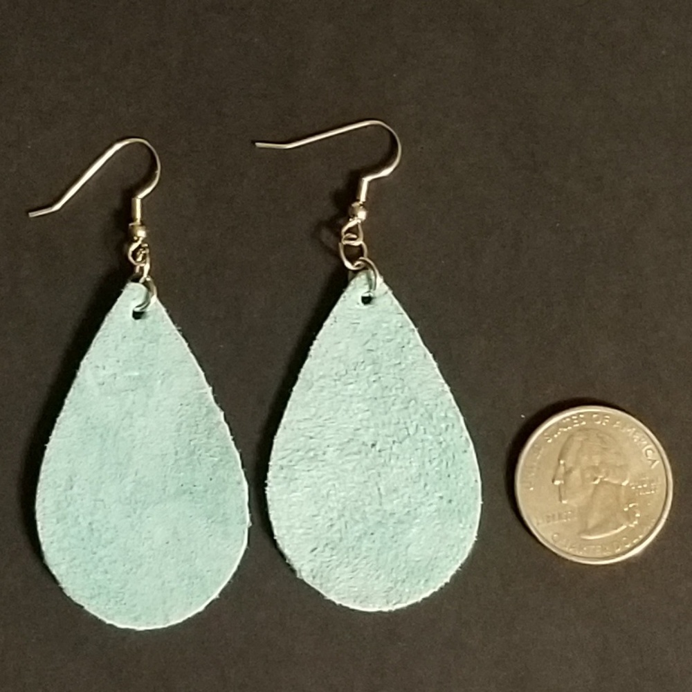2 pair, Aqua Suede and Camel Suede Earrings💕NWOT